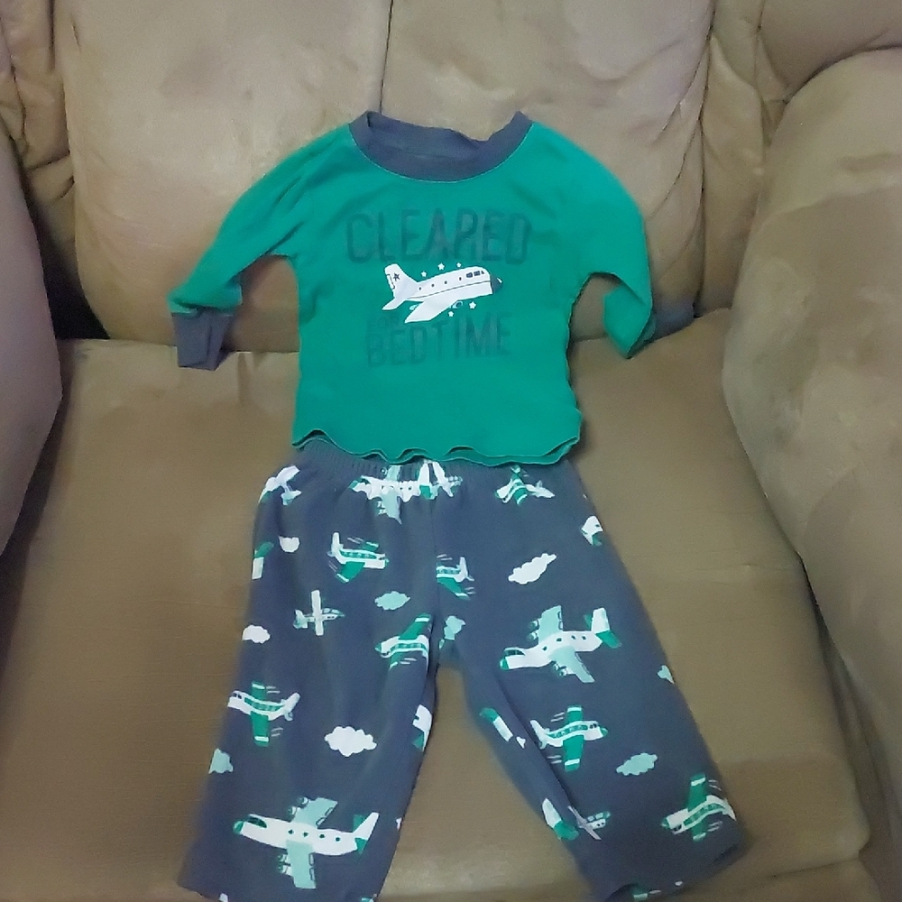 🍂❄️Carter's Green and Gray Airplane Pajama Set